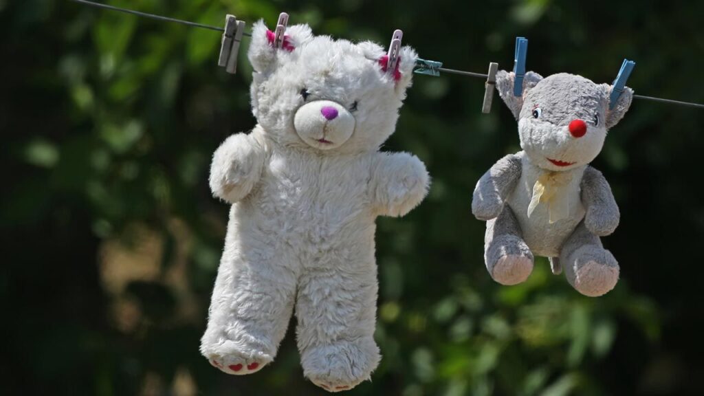 Guía: ¿cómo lavar un peluche sin dañarlo?